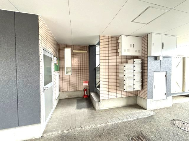 リバティ久保のエントランス