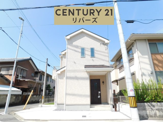 名古屋市中川区服部４丁目の新築一戸建の外観|◇B号棟◇　　新価格！！いつでも見学出来ます♪（お問合せ当日、平日、水曜、夜間でもＯＫ）　南東角地、陽当たり良好！！　駐車２台ＯＫ　全室南向き♪　南面に人工芝の庭スペース♪