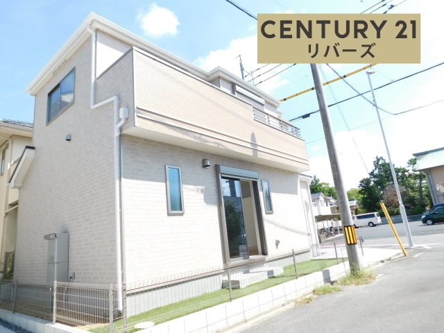 名古屋市中川区服部４丁目の新築一戸建の前面道路含む現地写真|◇B号棟◇　　新価格！！いつでも見学出来ます♪（お問合せ当日、平日、水曜、夜間でもＯＫ）　南東角地、陽当たり良好！！　駐車２台ＯＫ　全室南向き♪　南面に人工芝の庭スペース♪