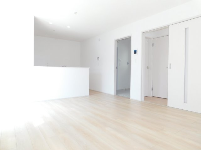 名古屋市中川区服部４丁目の新築一戸建の居間・リビング|◇リビング◇　　南面で明るいリビング１５．０帖　開放的な空間♪　