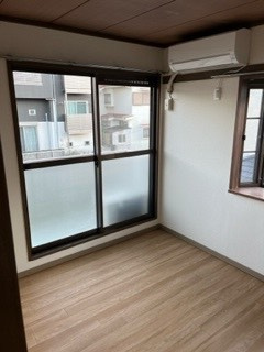 ファミーユトミタの居間・リビング