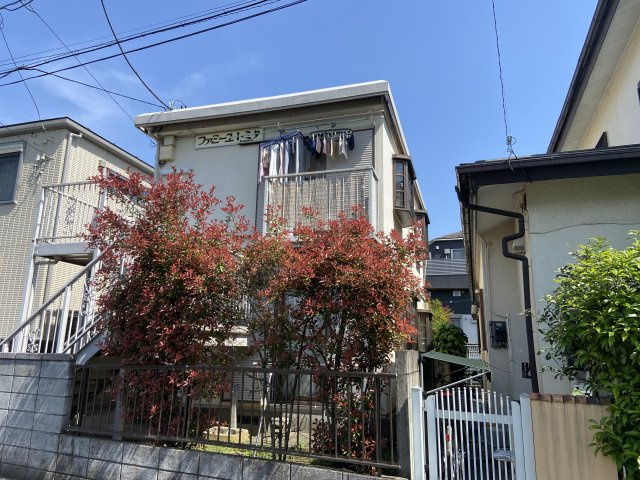 ファミーユトミタの外観