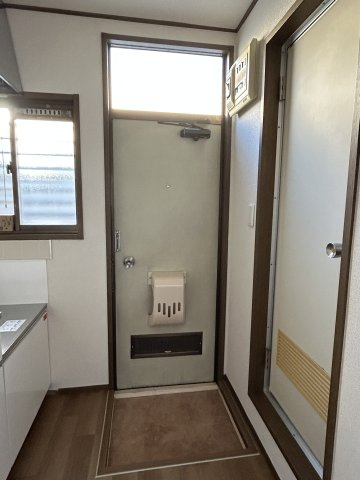 ファミーユトミタの玄関