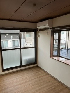 ファミーユトミタの居間・リビング