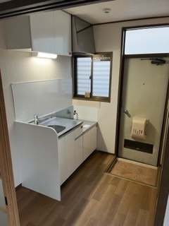 ファミーユトミタの玄関