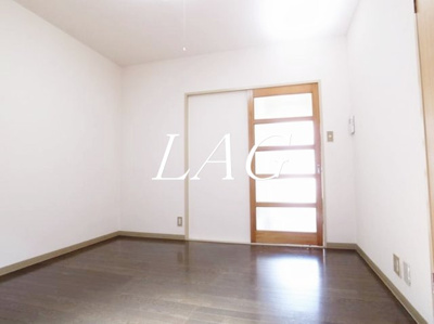 【居間・リビング】 | サンマンション | 洋室のお部屋です。