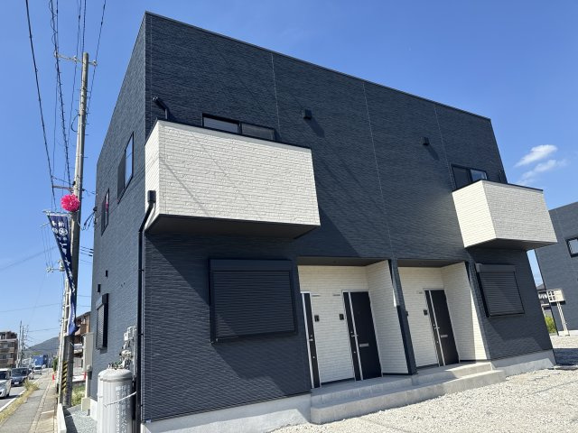 オーシャンコート北今宿A棟の外観