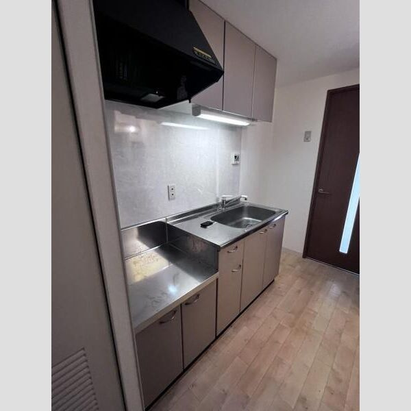 クローヴェーサウスタカハマのキッチン