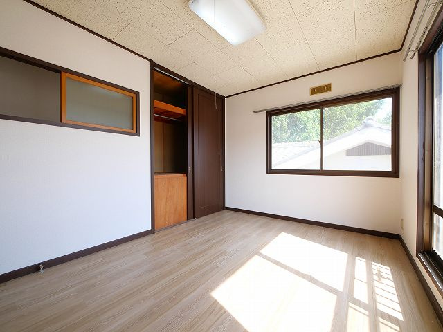 三松１丁目貸家の寝室