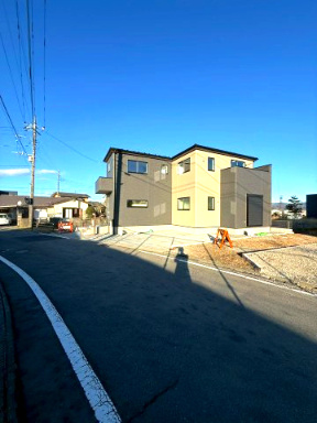 御殿場市二枚橋　全１棟　新築戸建の前面道路含む現地写真