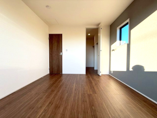 御殿場市二枚橋　全１棟　新築戸建の洋室