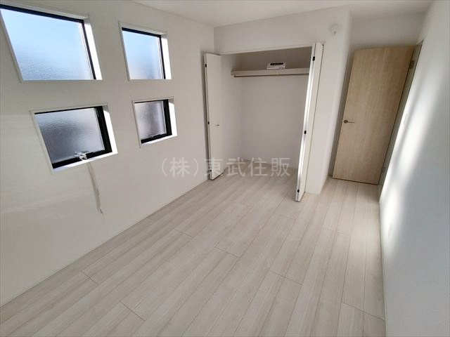【子供部屋】 | 小川町小川　全2棟　1号棟 | 2階南西側6.5帖洋室　子供部屋にいかがでしょうか