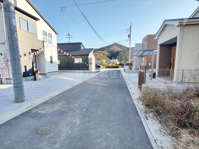 【前面道路含む現地写真】 | 小川町小川　全2棟　1号棟 | 閑静な住宅地です