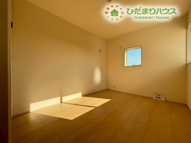 鴻巣市松原　2期　新築一戸建て　リーブルガーデン　02の洋室|テレワークの拠点や趣味のお部屋としても使いやすい、程よいサイズ感の洋室です！