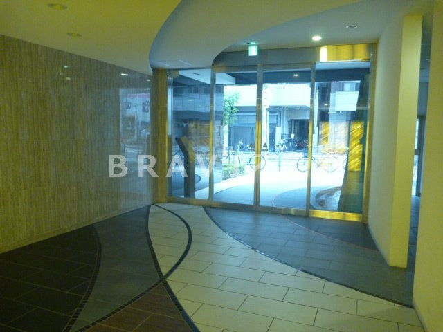 ミュプレ北浜EAST(旧名称SEST北浜) BRAVI不動産のロビー|【SEST北浜】ゆとりのあるロビーです