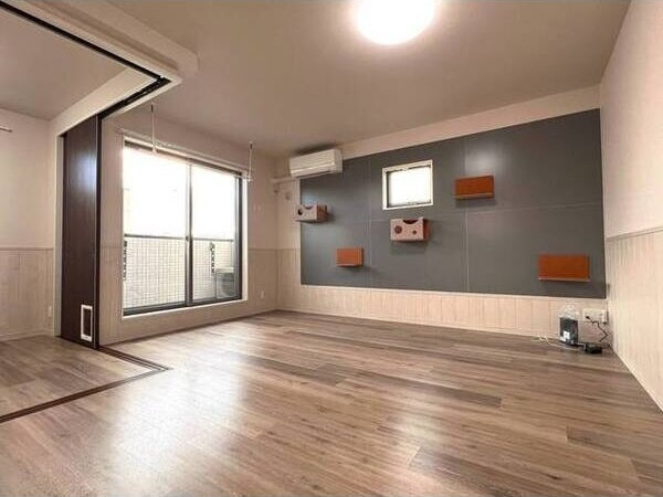 FSネコテラスの居間・リビング