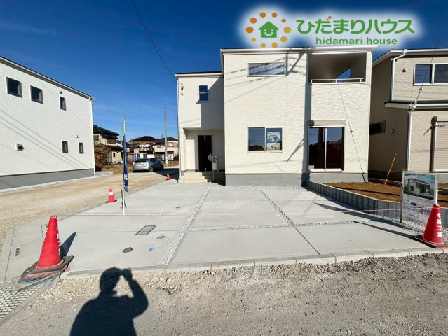 鴻巣市松原　2期　新築一戸建て　リーブルガーデン　03の駐車場