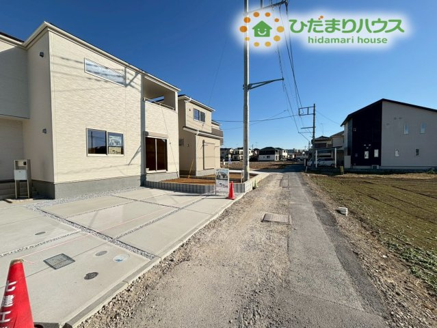 鴻巣市松原　2期　新築一戸建て　リーブルガーデン　03の前面道路含む現地写真