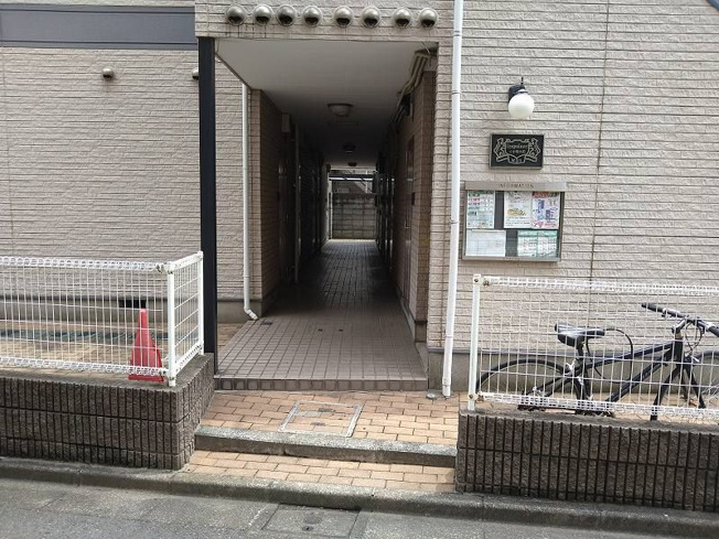 【エントランス】 | レオパレスイキ明大前