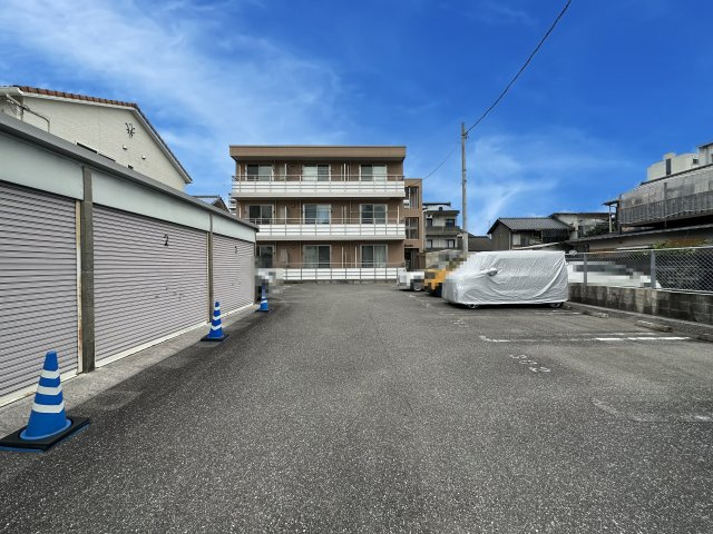 シャーメゾン・スタークの駐車場