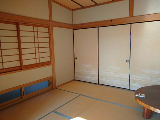 日の出二丁目2番5号（C-6）の和室