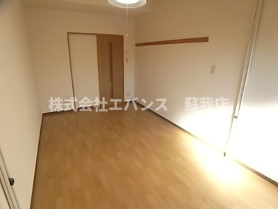 【居間・リビング】 | ランドフォレスト千葉白旗 | ゆったりとした居間です