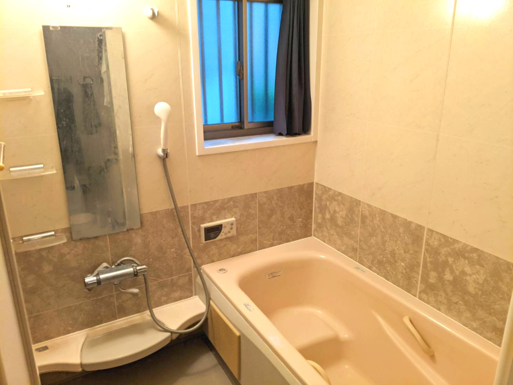 羽曳野市西浦５丁目戸建の浴室