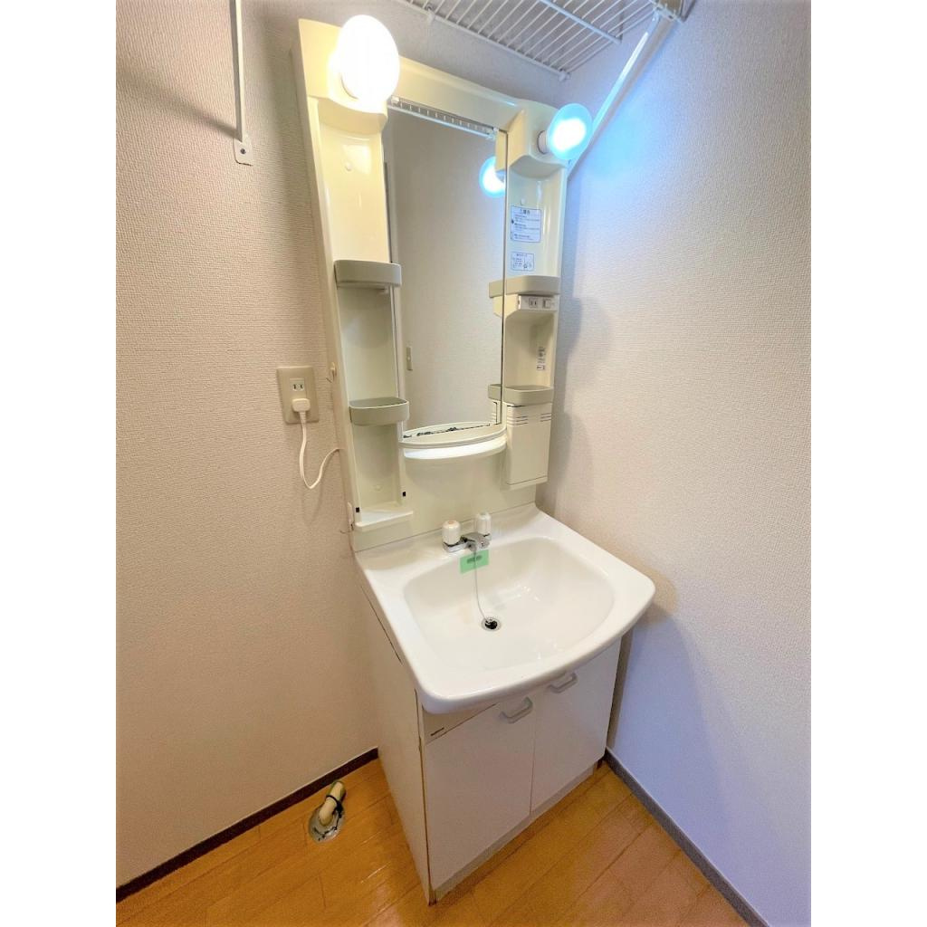 サンビレッジ東台　Bの独立洗面台|※写真は201のもの