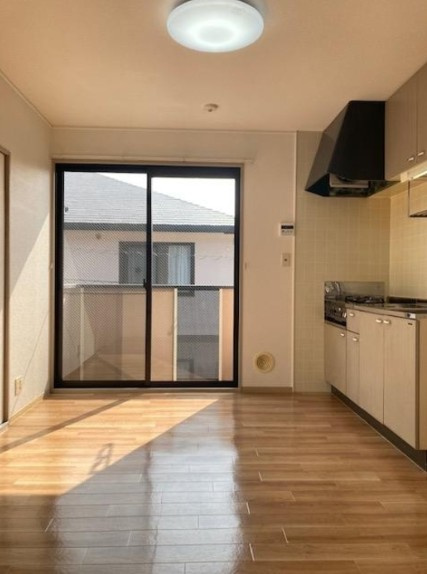 スターライト中央A棟の居間・リビング