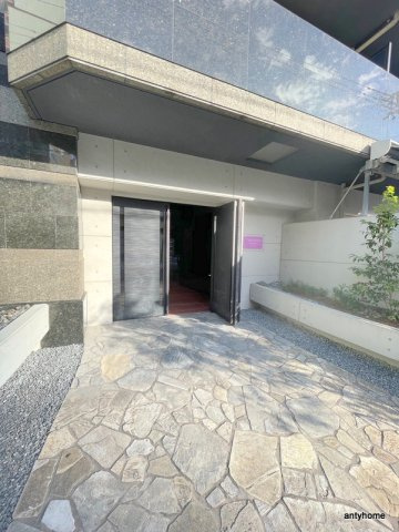 S-RESIDENCE北浜　仲介手数料無料のエントランス