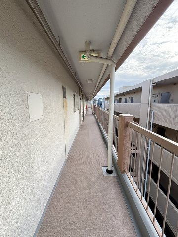 お部屋に通じる共用廊下