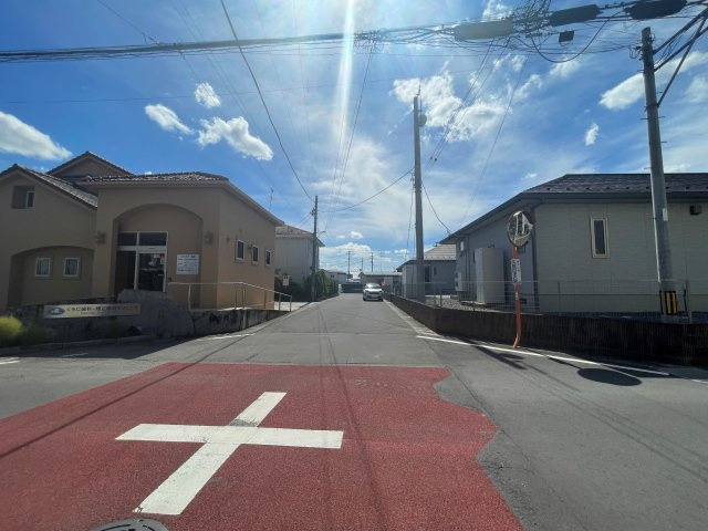 売地　郡山市富久山町10期　南角地　赤木小・郡山五中の前面道路含む現地写真