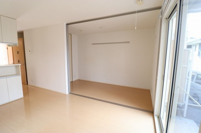 【洋室】 | ローズベリー | 洋室 ４帖