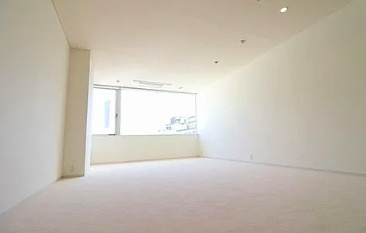 クエストコート原宿の居間・リビング