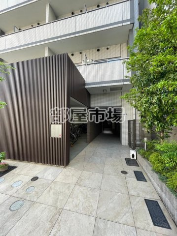 リブリ・東上野のエントランス