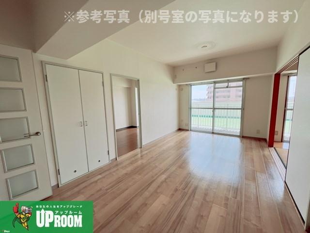 アーバンドエル西春駅前の居間・リビング