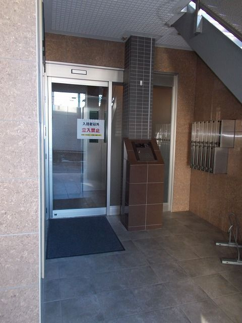 トラムアベニュー東砂のエントランス