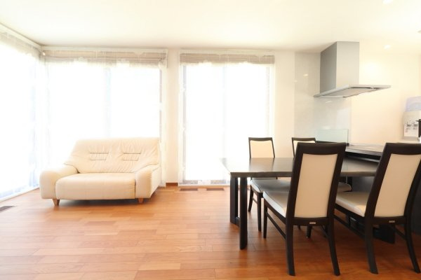 【居間・リビング】の画像