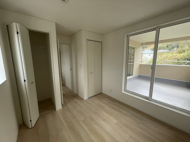 米子市彦名町新築分譲住宅の洋室|≪同仕様写真≫
室内建具は基本『ホワイト』で統一された仕様になります。