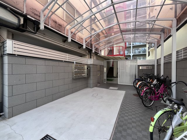 ウイング清水丘のエントランス