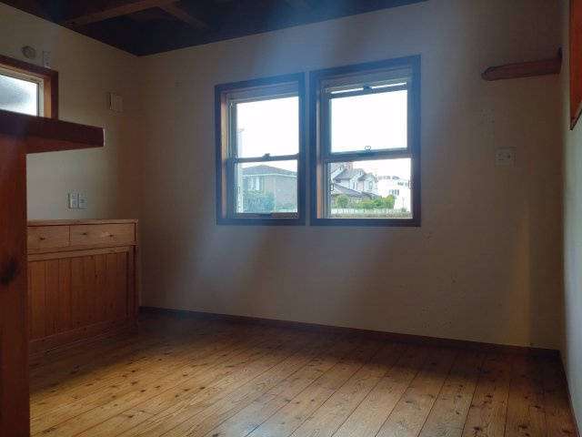 【居間・リビング】 | 春日市春日３丁目　戸建て | リビングとダイニングは自然な感じで分かれているので家具の配置が考えやすいです