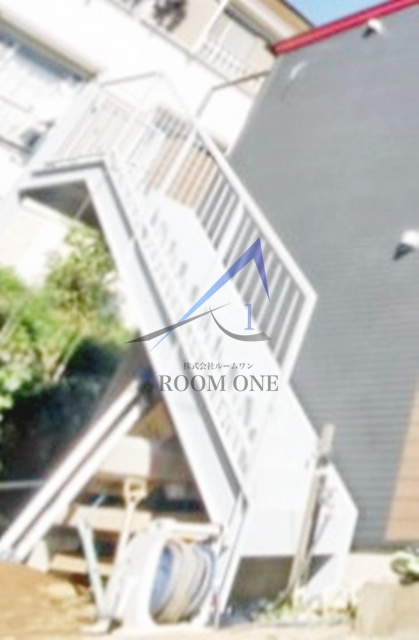 カーサフェリーチェ妙蓮寺のその他共用部分|階段です。