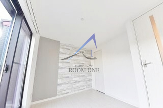 カーサフェリーチェ妙蓮寺の居間・リビング|洋室のお部屋です。