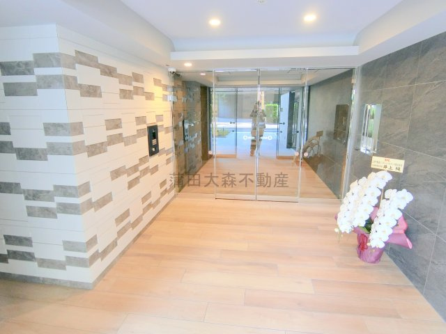 JP noie西蒲田のエントランス|防犯カメラTVモニター付きオートロック宅配BOXメールBOX管理人室