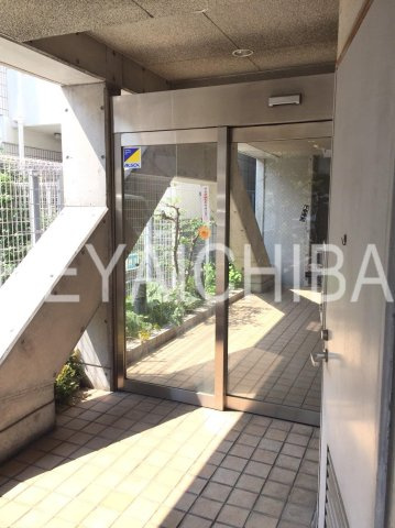 浅草参番館のエントランス