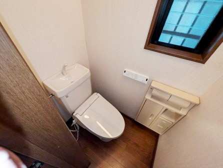 さいたま市桜区西堀４丁目の一戸建てのトイレ|清潔感のあるトイレです