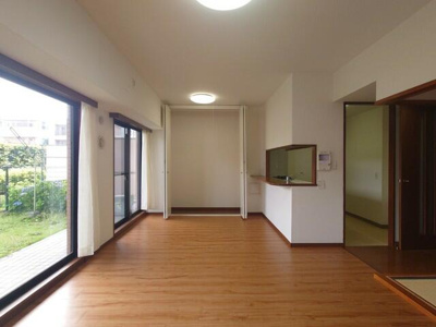 【居間・リビング】 | コスモフェスタ蕨 | LDの収納