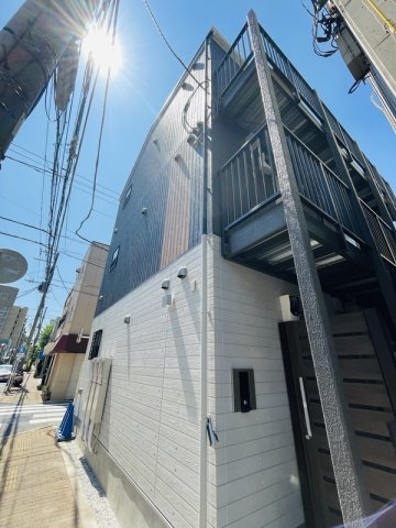 板橋区蓮根２丁目のアパートのエントランス