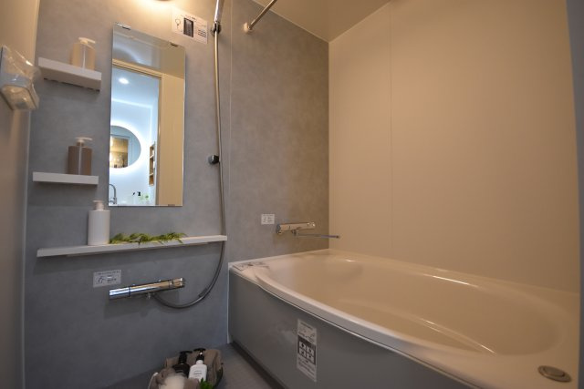 サーパスシティ前原弐番館の浴室