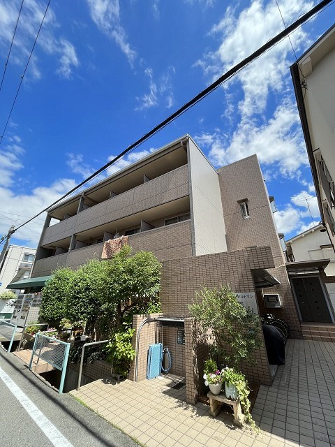 アパルトマン泰山の外観